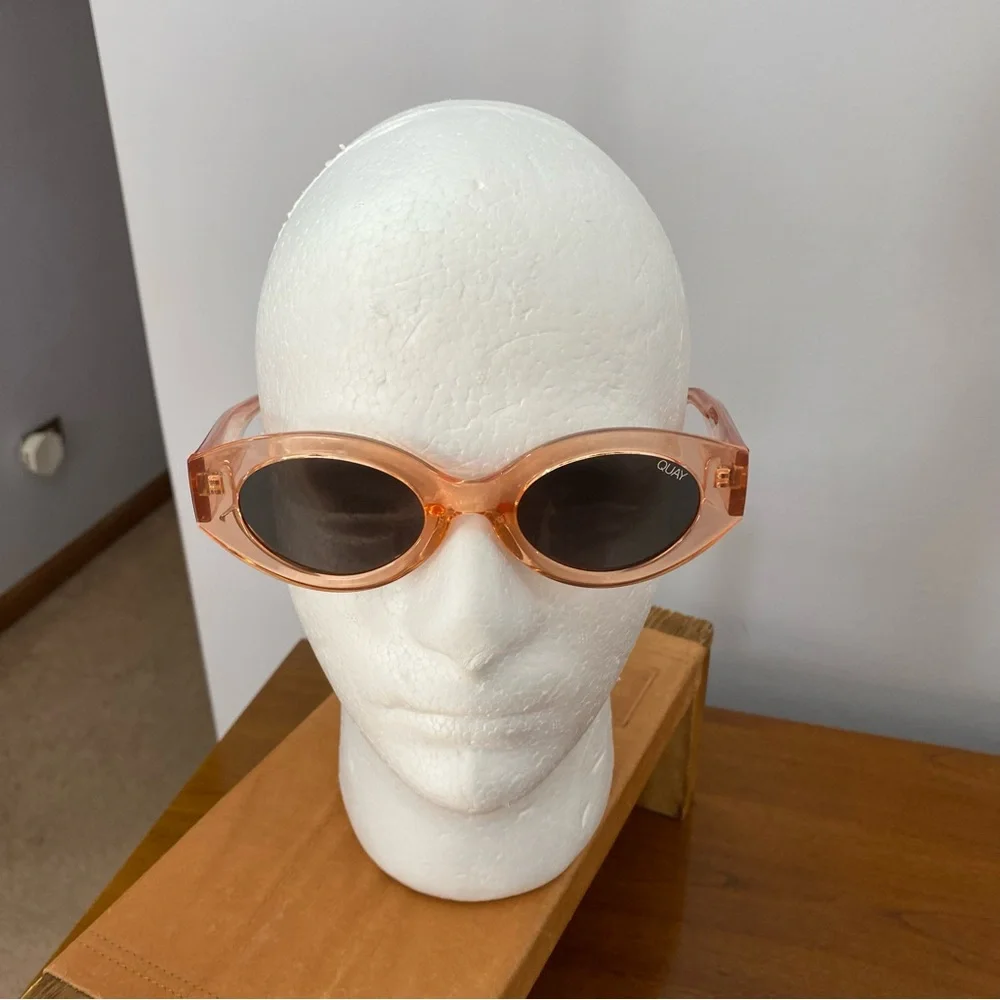 Quay Australia Real Me Sunglasses Geometric Pink Ombre Frame Black Lens 111 Lgth